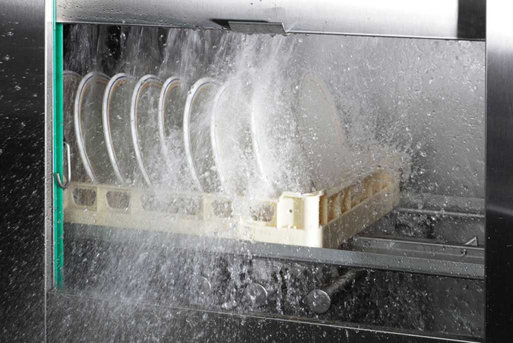 Почему не сливает воду посудомоечная машина? Ремонт на дому